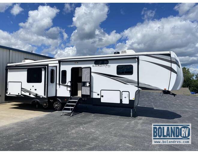 2022 Cardinal Limited 366DVLE Fifth Wheel at Boland RV STOCK# TP9641A Photo 2