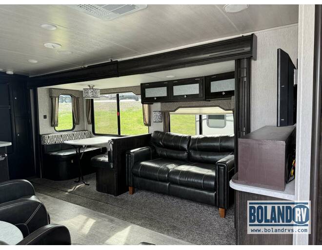 2018 Heartland North Trail Ultra-Lite 28RKDS Travel Trailer at Boland RV STOCK# TP9548A Photo 7